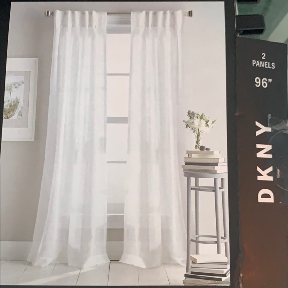 DKNY - Window Panels